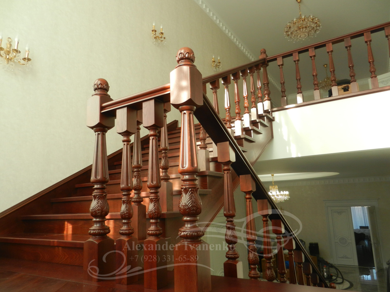 Обложка проекта: ЛЕСТНИЦА С РЕЗНЫМИ ЭЛЕМЕНТАМИ