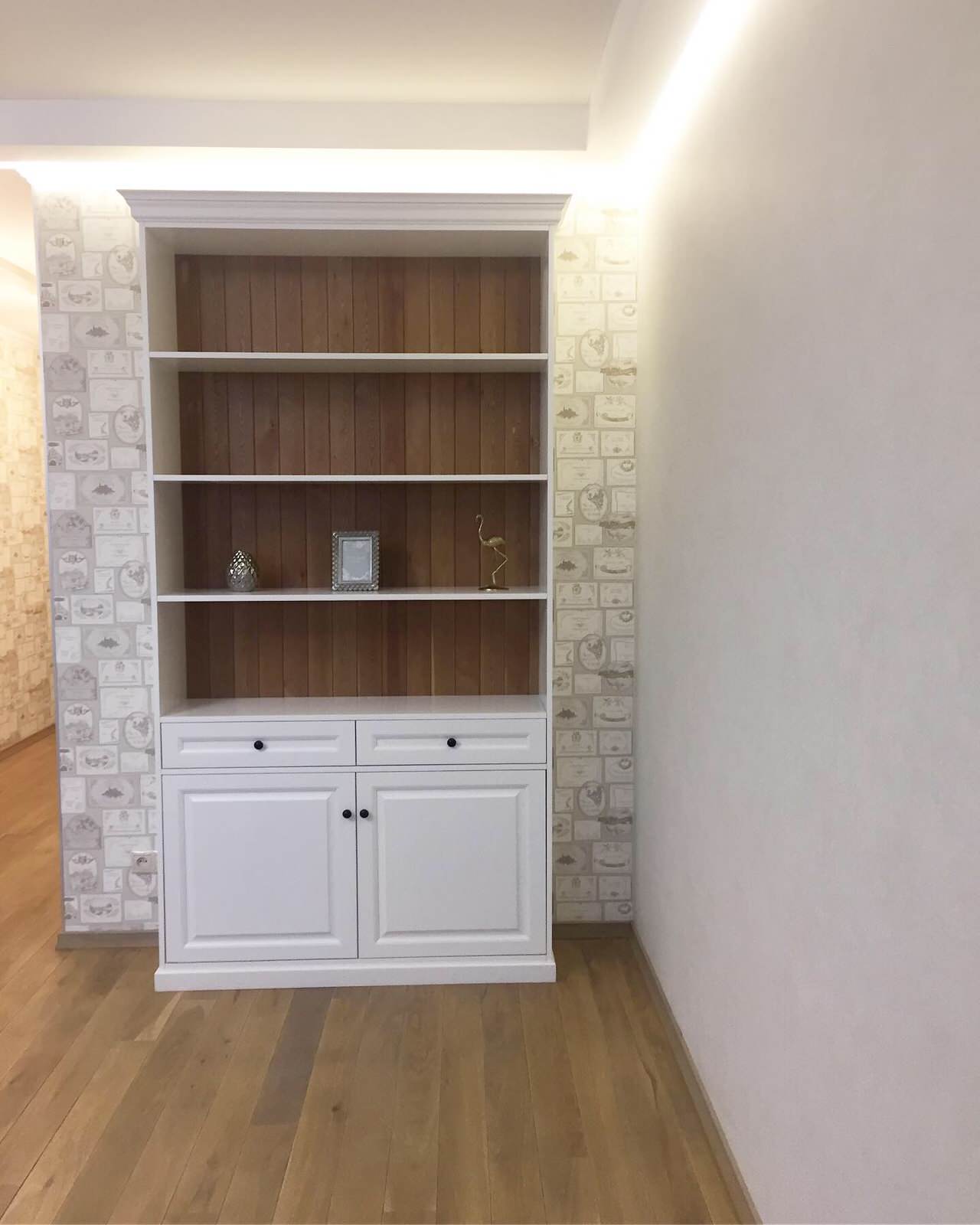 Семейная гостиная из массива бука