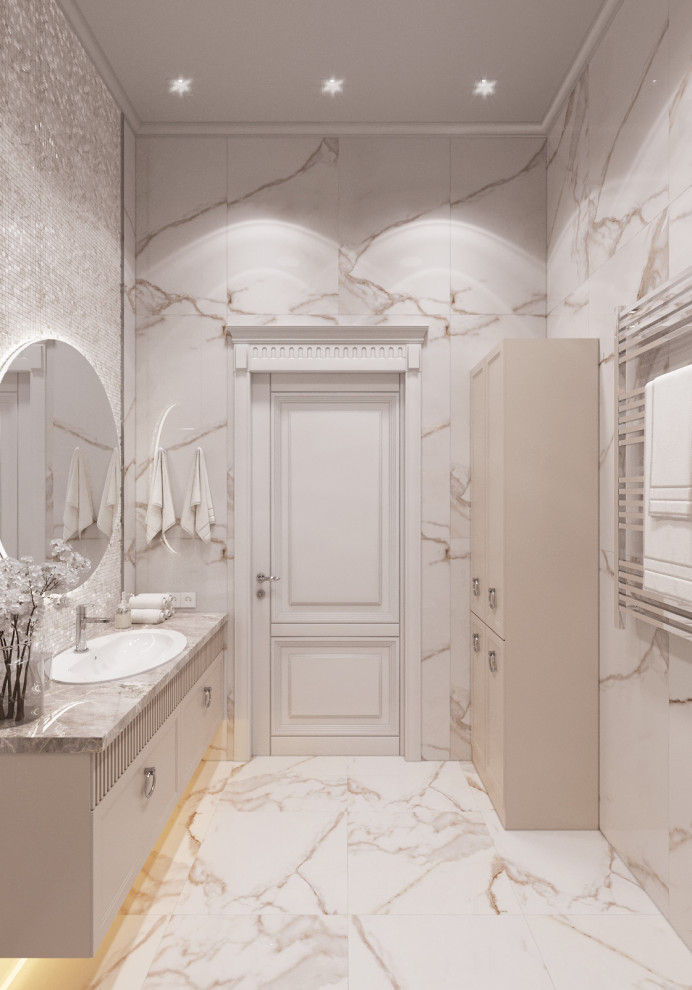 Классическая бежевая душевая комната