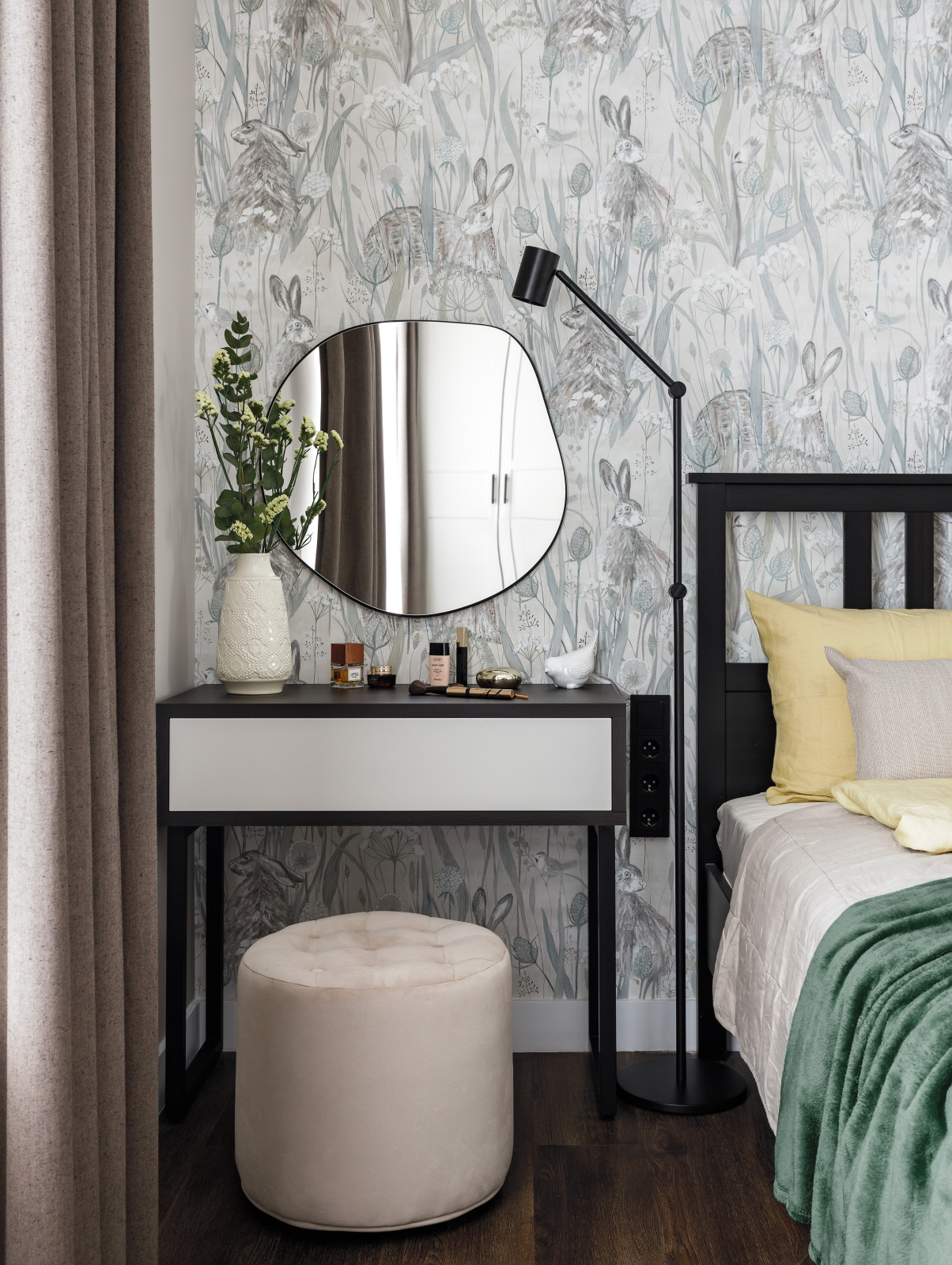 "Квартира с зайцами"