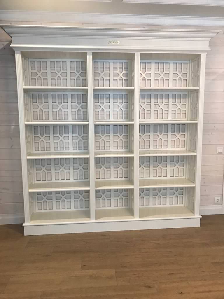 Стеллаж для гостиной