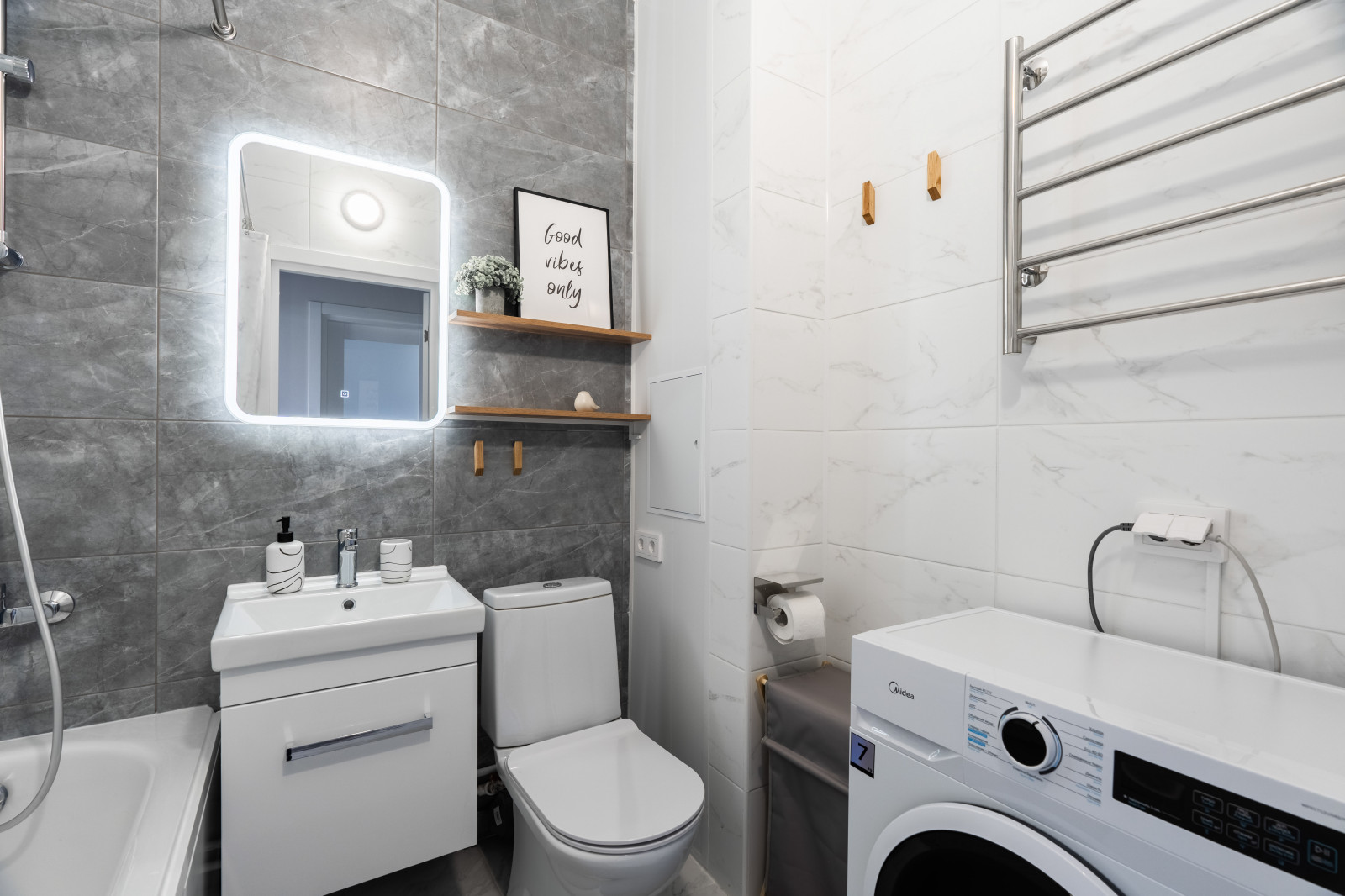 Парадный ансамбль, 2евро, 32м2