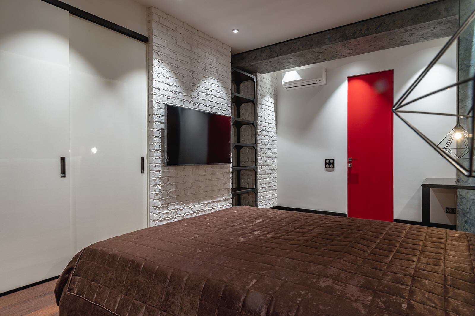 ЖК ЗАЗЕРКАЛЬЕ 406