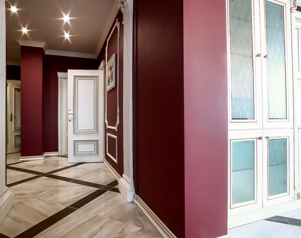 Классический интерьер трехкомнатной квартиры