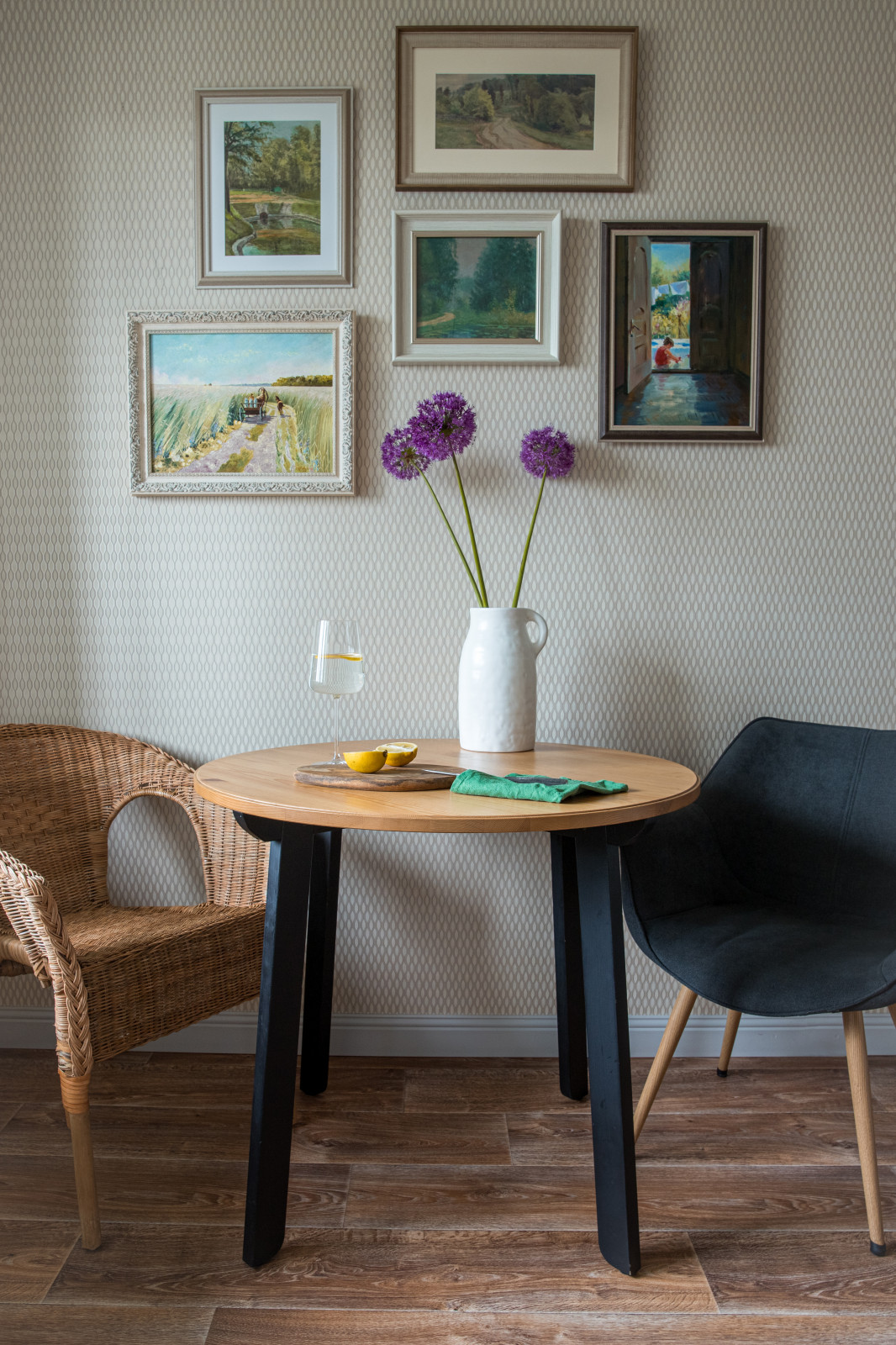 В гостях: Квартира с антикварным буфетом и быстрым ремонтом