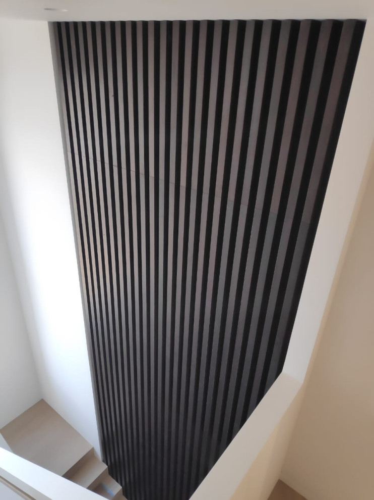 облицовка бетонной лестницы с вертикальными панелями