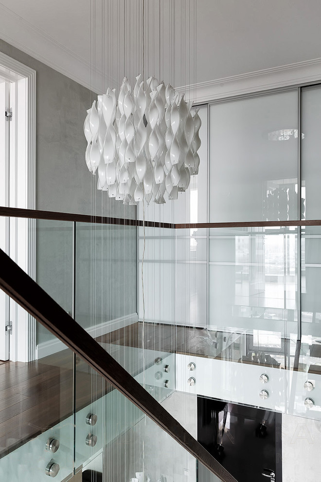 Интерьер двухуровневой квартиры с панорамными окнами, Санкт-Петербург