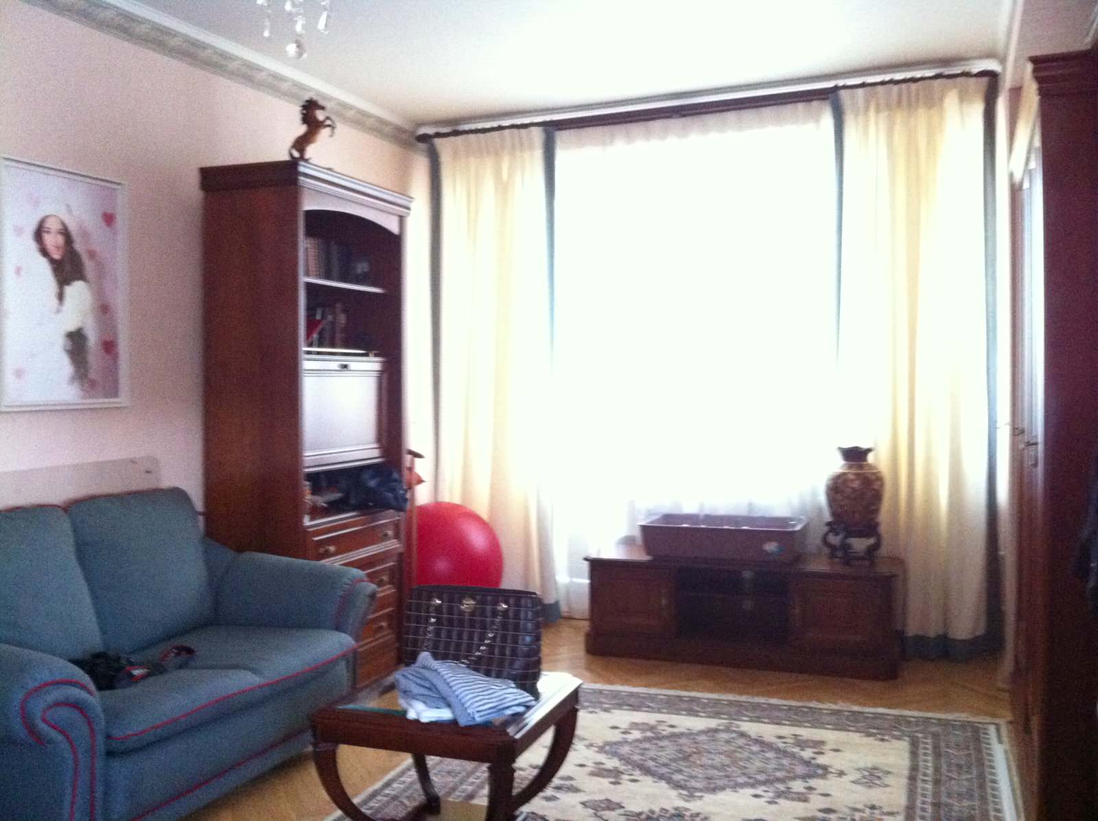 Переобивка диванов, декор окон