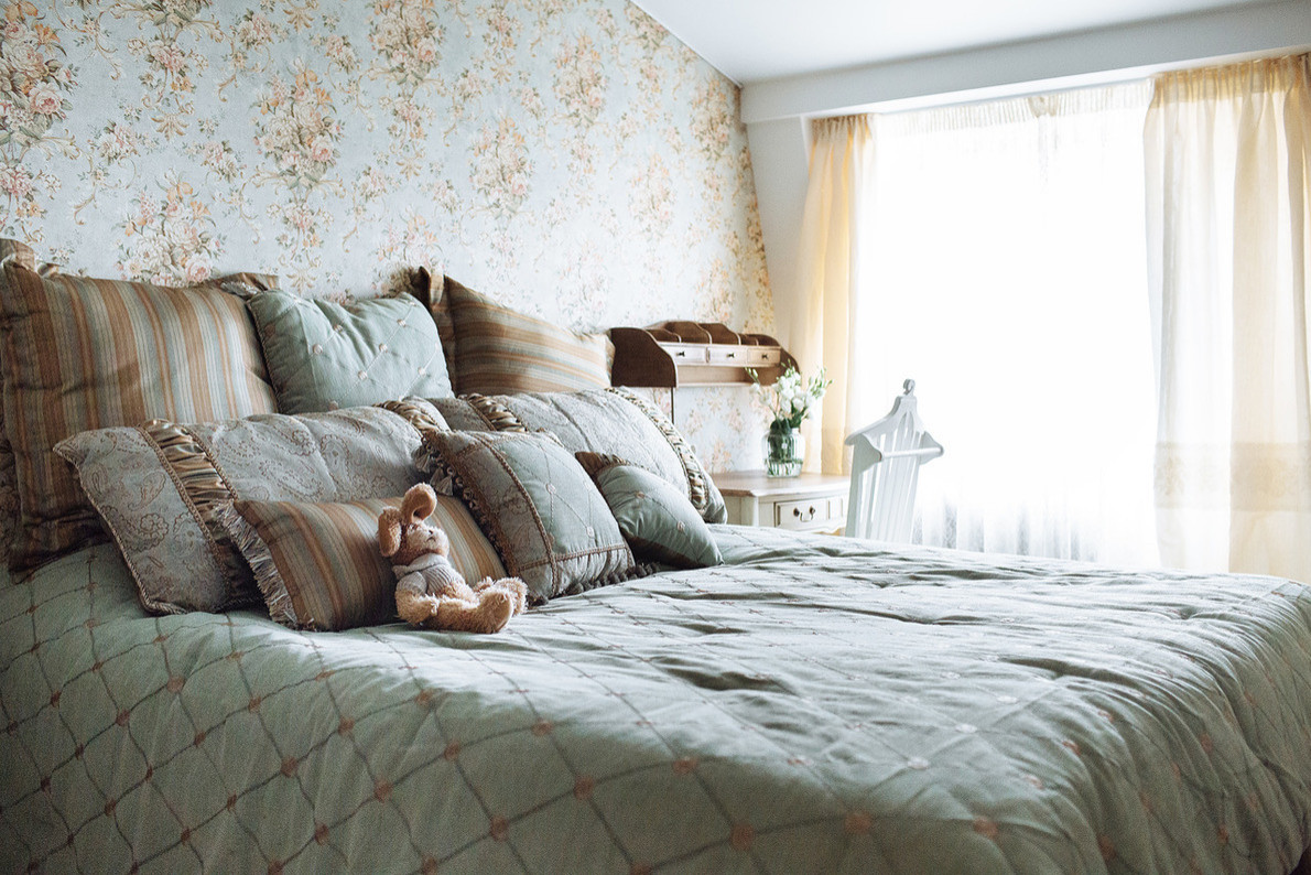 Чердак на Исаакиевской площади или квартира для одной девушки