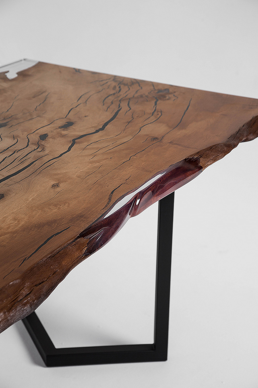 Стол из граба и акрила КЕМ