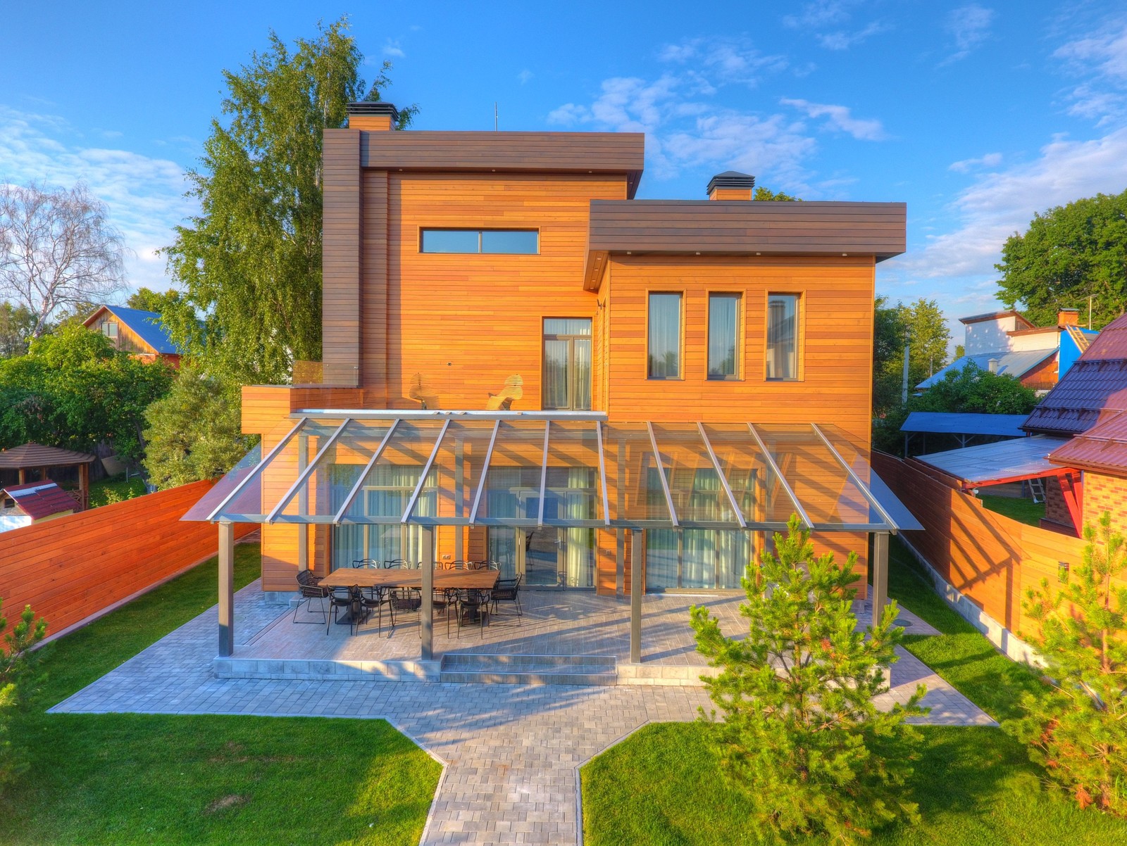 Архитектура: Эко-дом с эксплуатируемой кровлей