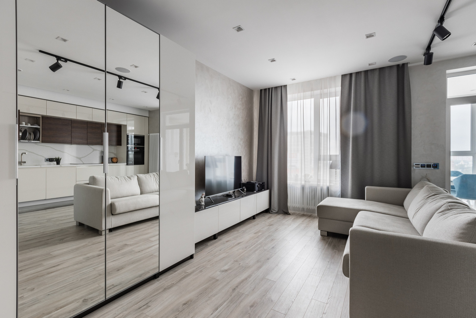 Life Ботаническая