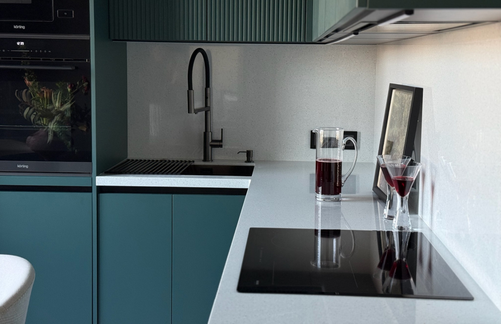 Кухня  угловая  в цвете Диамант серый