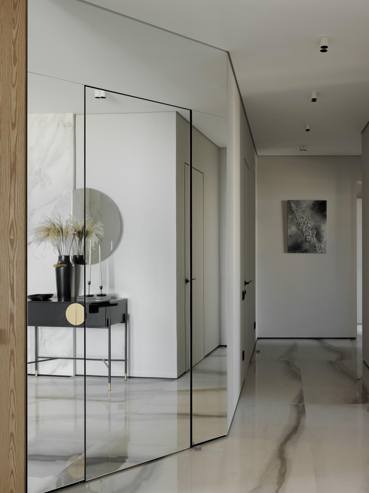 Дизайн современной квартиры с бордовыми акцентами в ЖК "Притяжение" - 146 м2