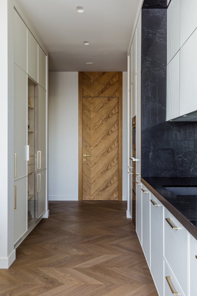 Дом с синими человечками