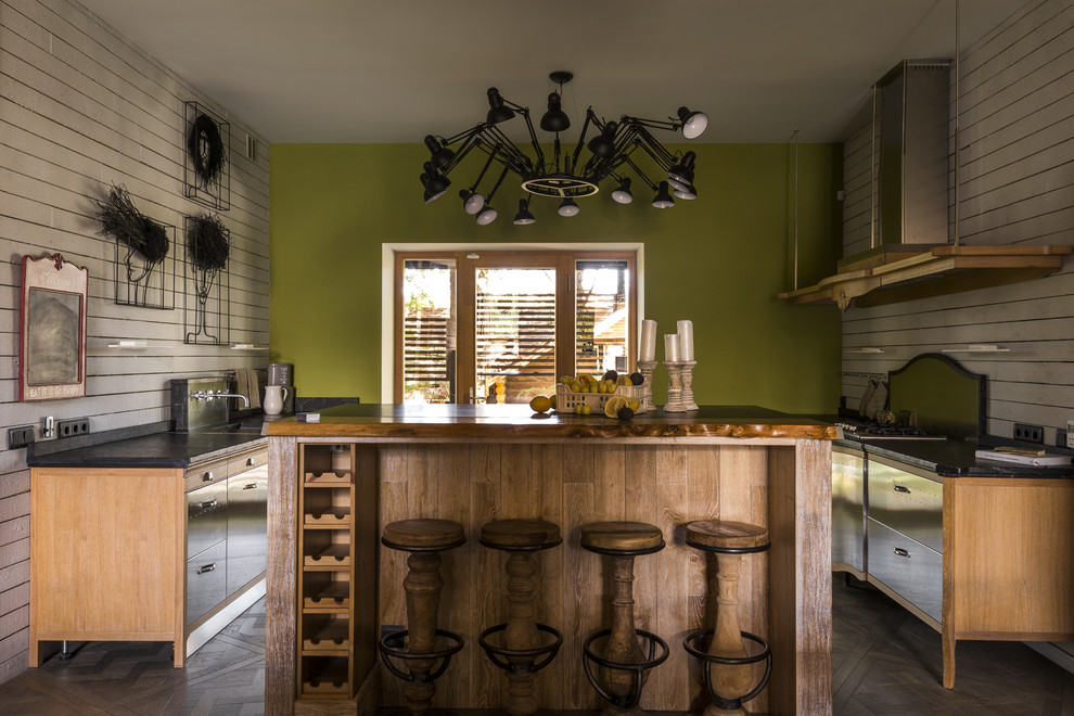 Брутальный загородный дом. Дизайнер: Светлана Дикушина