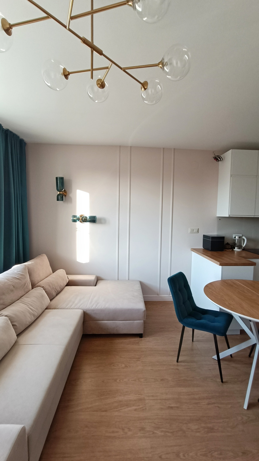 Колпино, квартира для семейной пары с маленькой принцессой