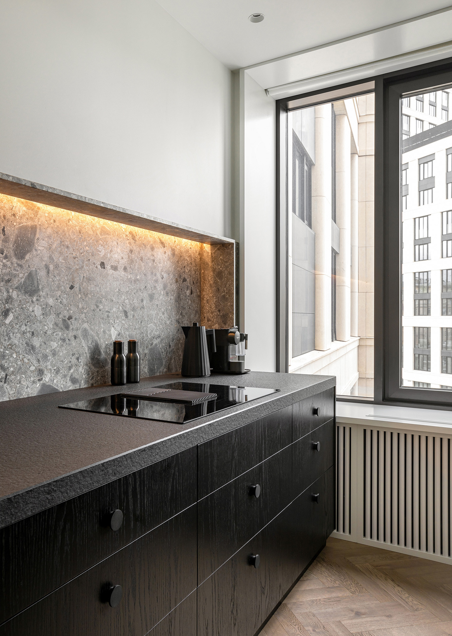 Houzz тур: Минимализм, неоклассика и редкие сорта камня