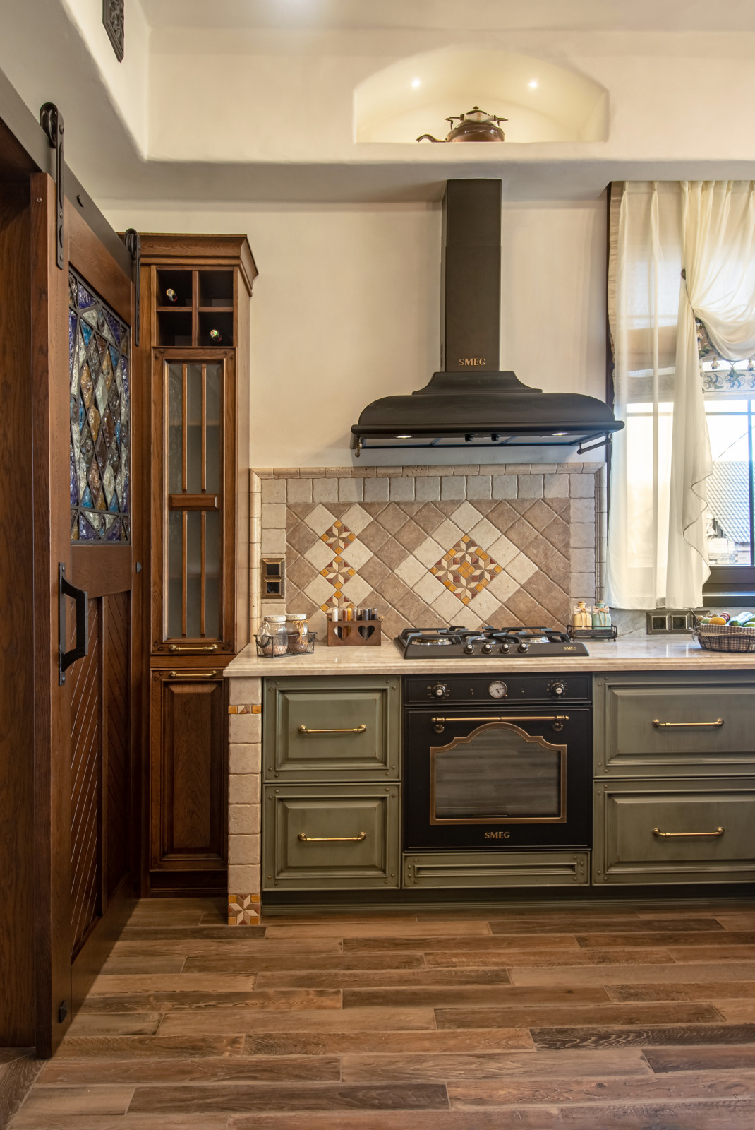 Дом в стиле шале. Кухня