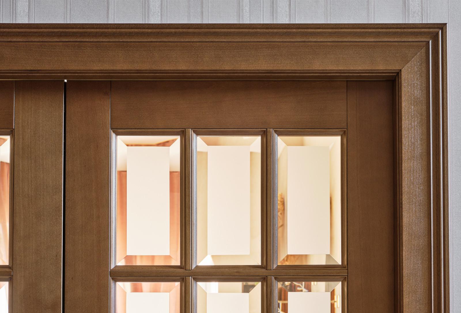 Модели Стимул и Премьер в отделке Ольха Орех