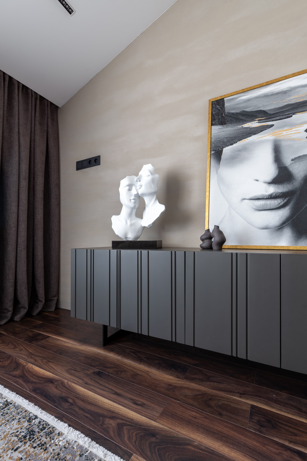 На берегу большой реки