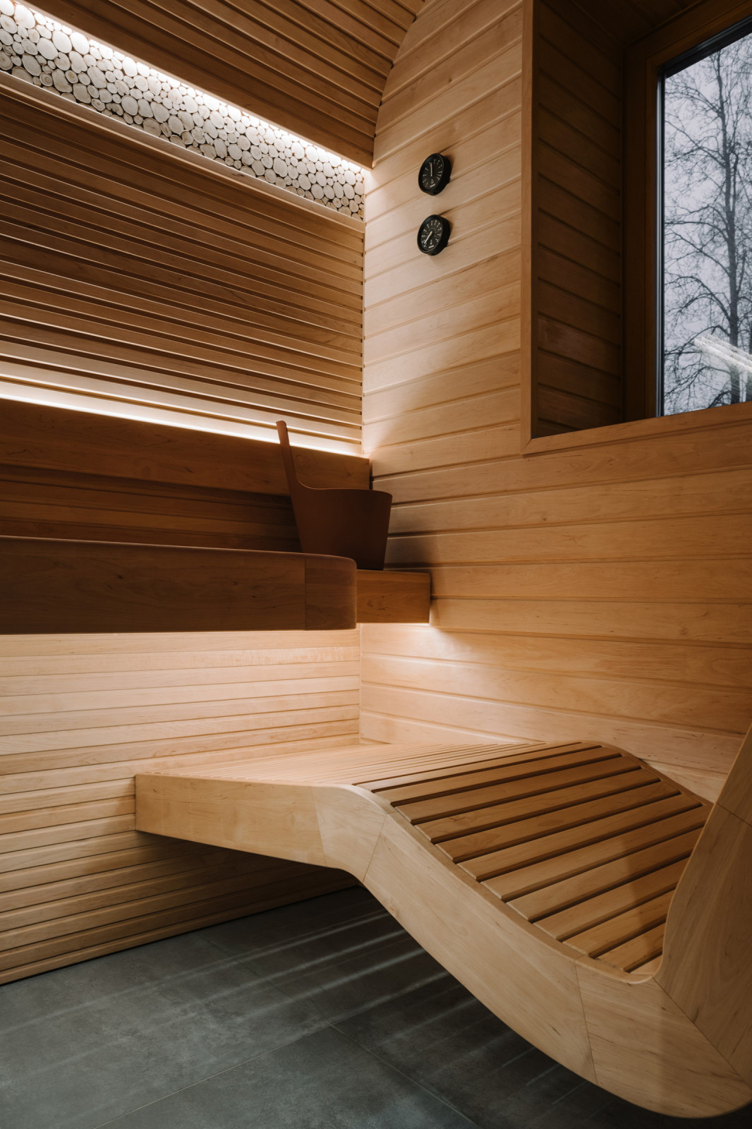 Окно в сауне.