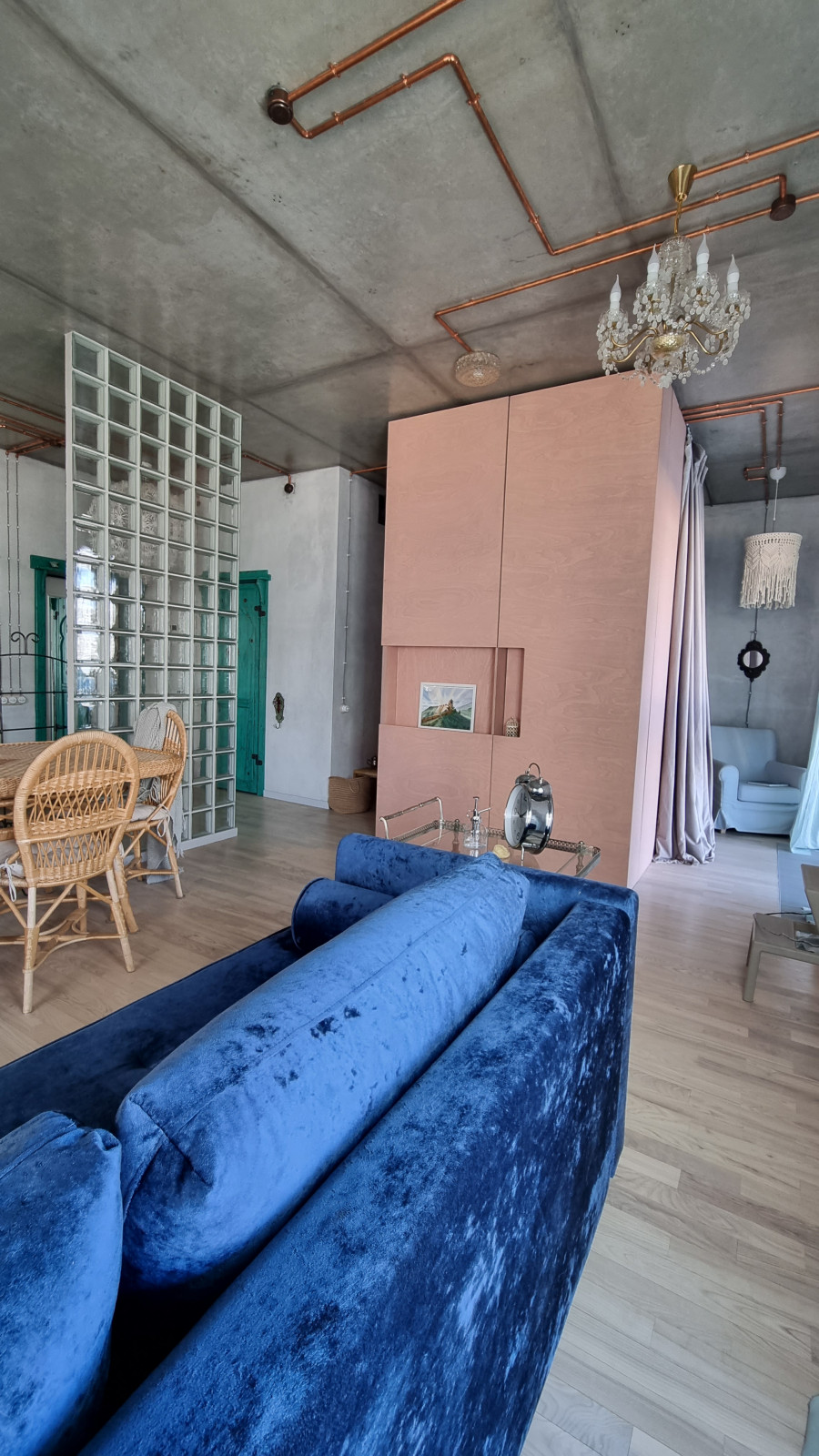 Невероятная кухня из фанеры, шпона березы и меди.