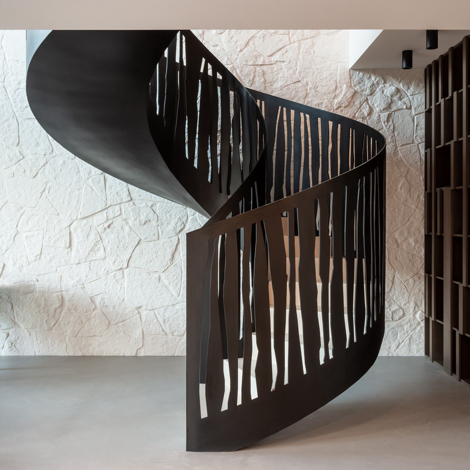 Обложка проекта: Винтовая лестница "Foret" by Hard Massive