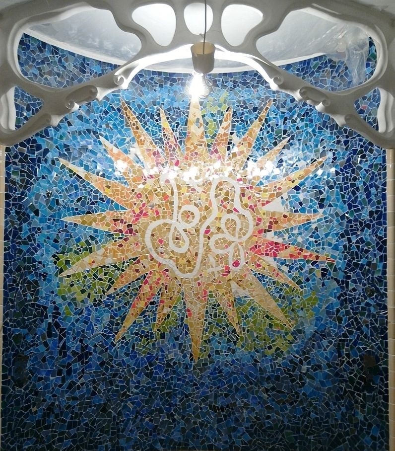 Мозаичные и рельефные керамические панно