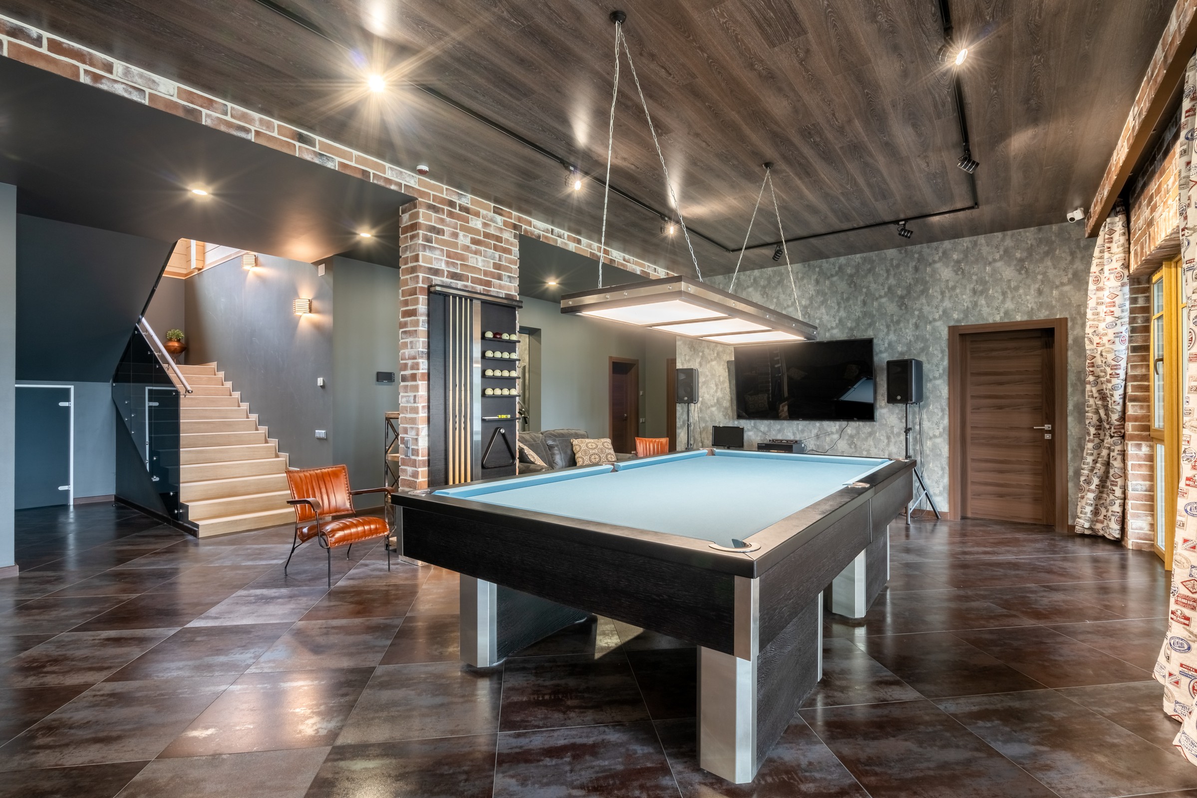 Цокольный этаж в загородном доме