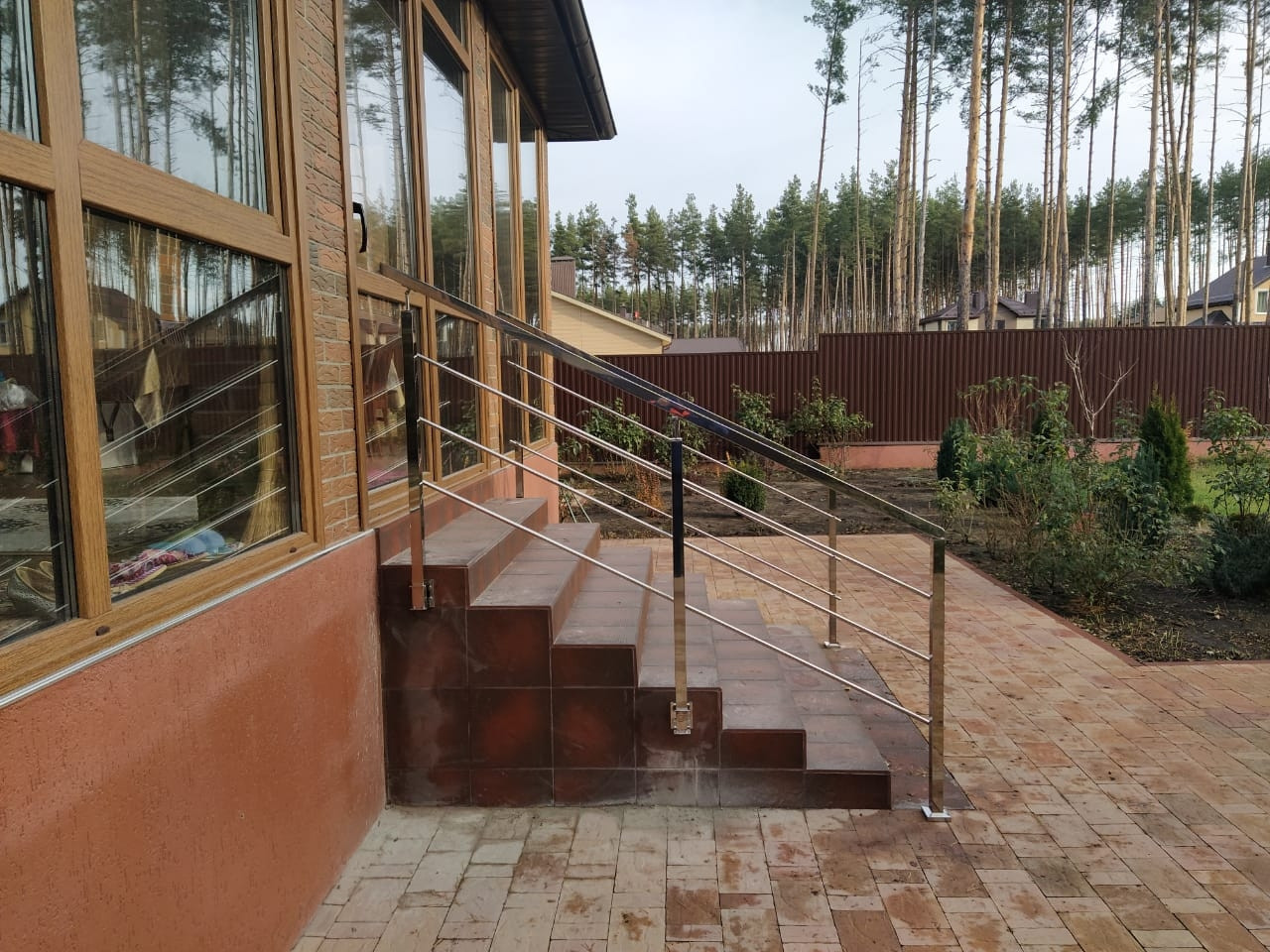 Обложка проекта: Уличное ограждение с квадратными стойкам