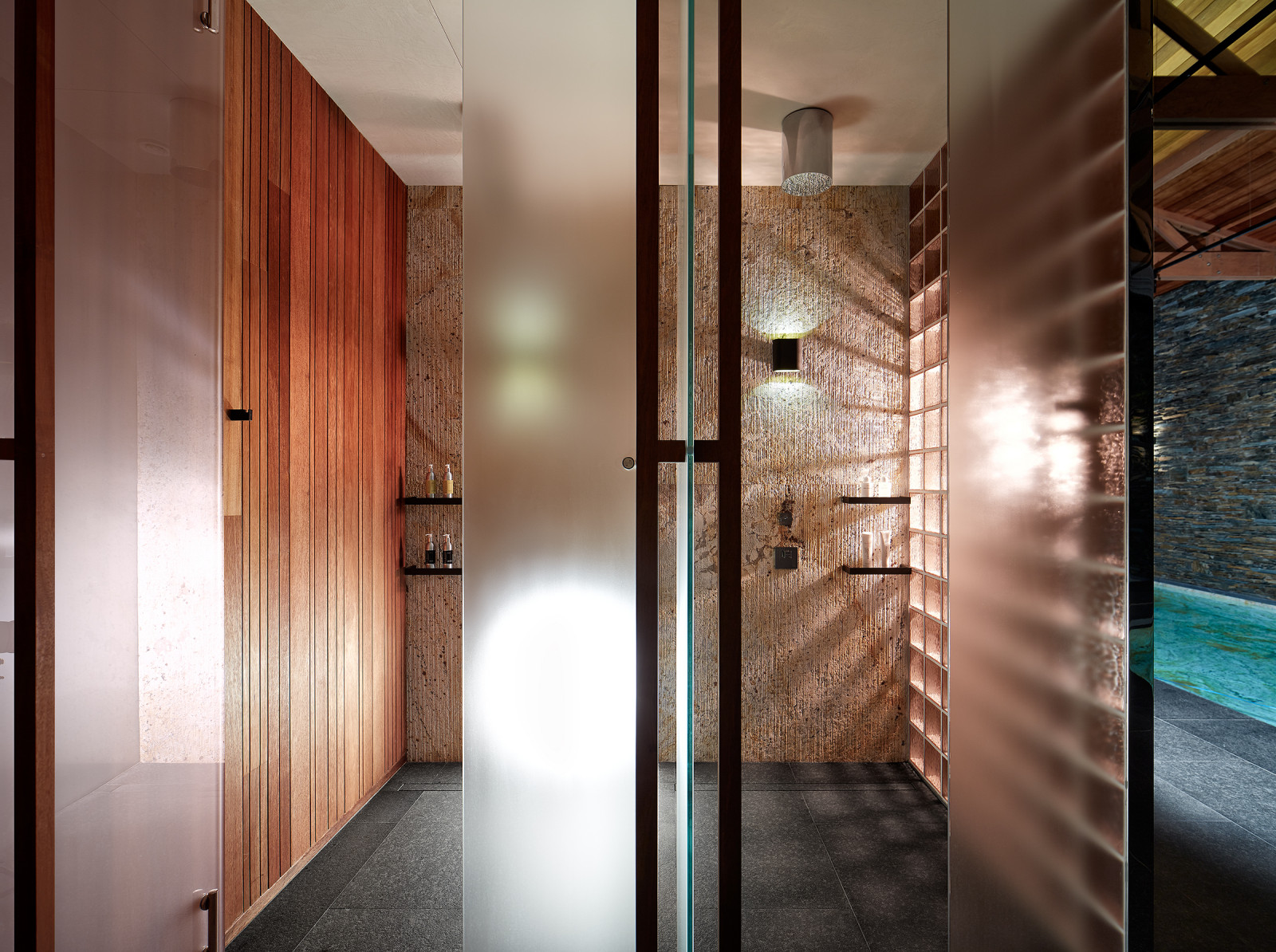 Дом на реке | Barn by a River