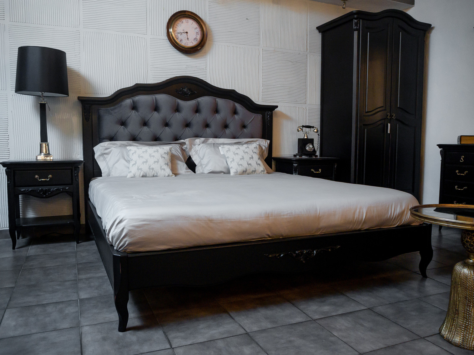 Обложка проекта: В наличии в Салоне 1998