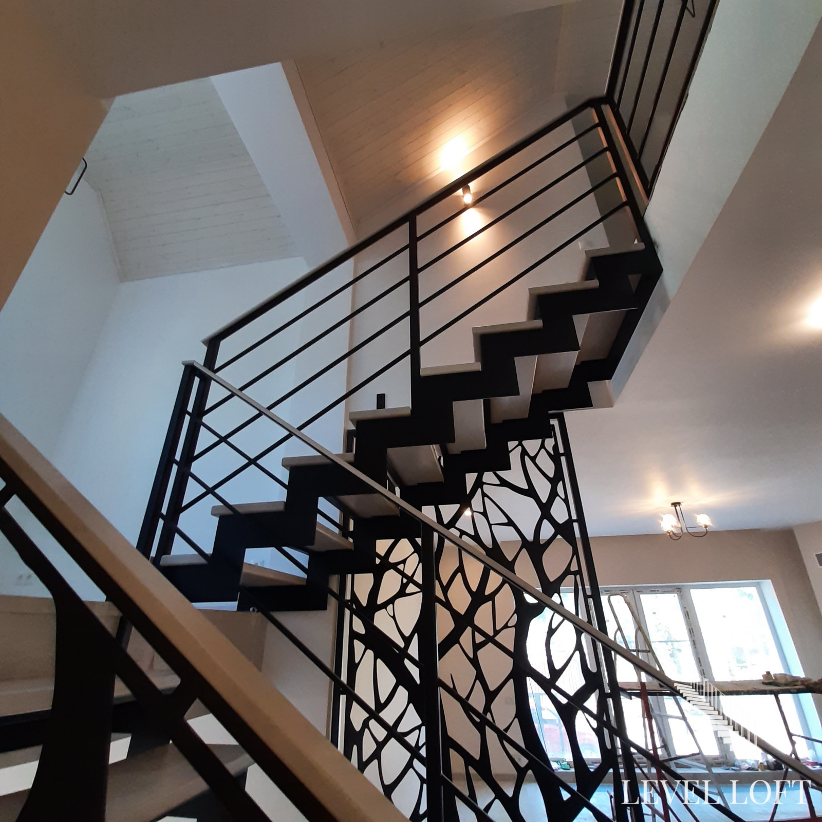 Обложка проекта: Лестница на двух косоурах из листа металла с межэтажной площадкой