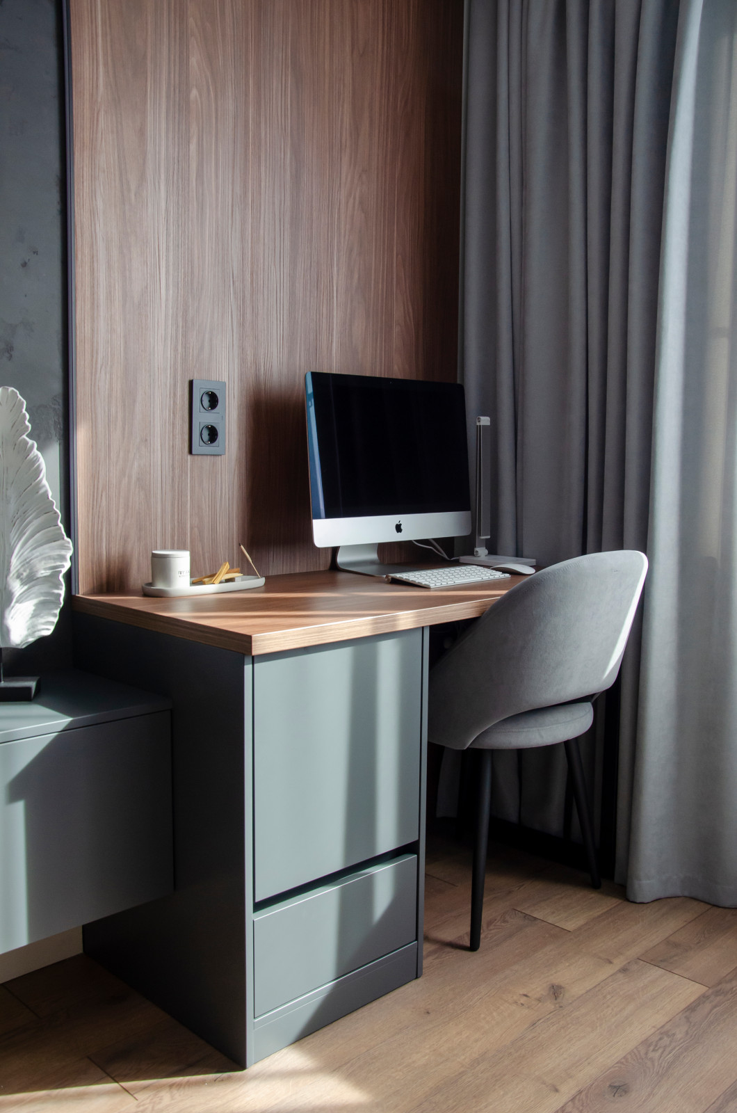 Обложка проекта: Меблировка квартиры для молодой семейной пары