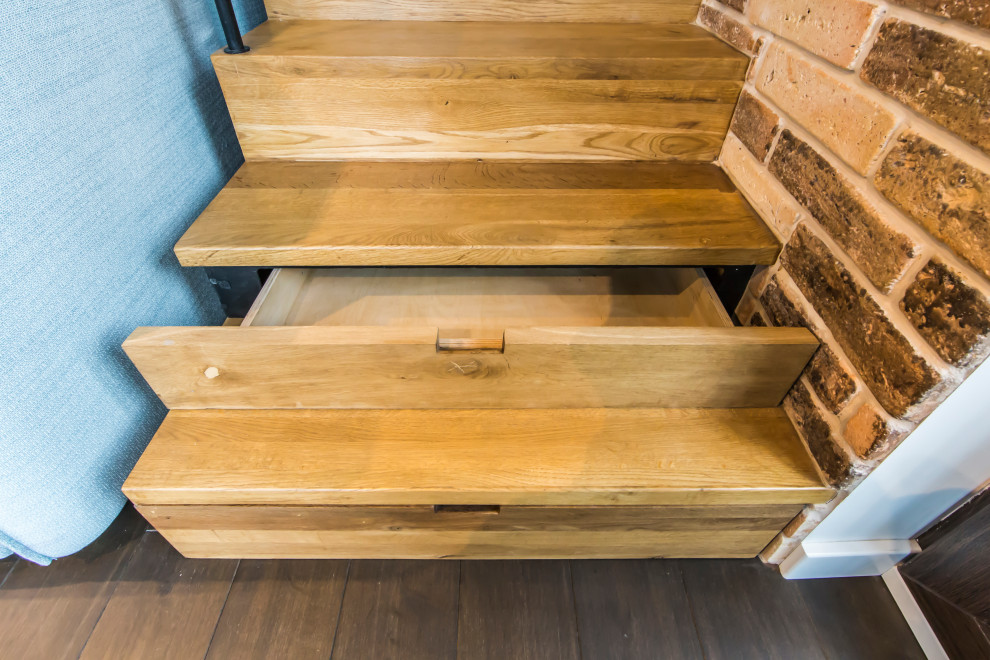 В нижних ступенях заказчики попросили сделать места для хранения