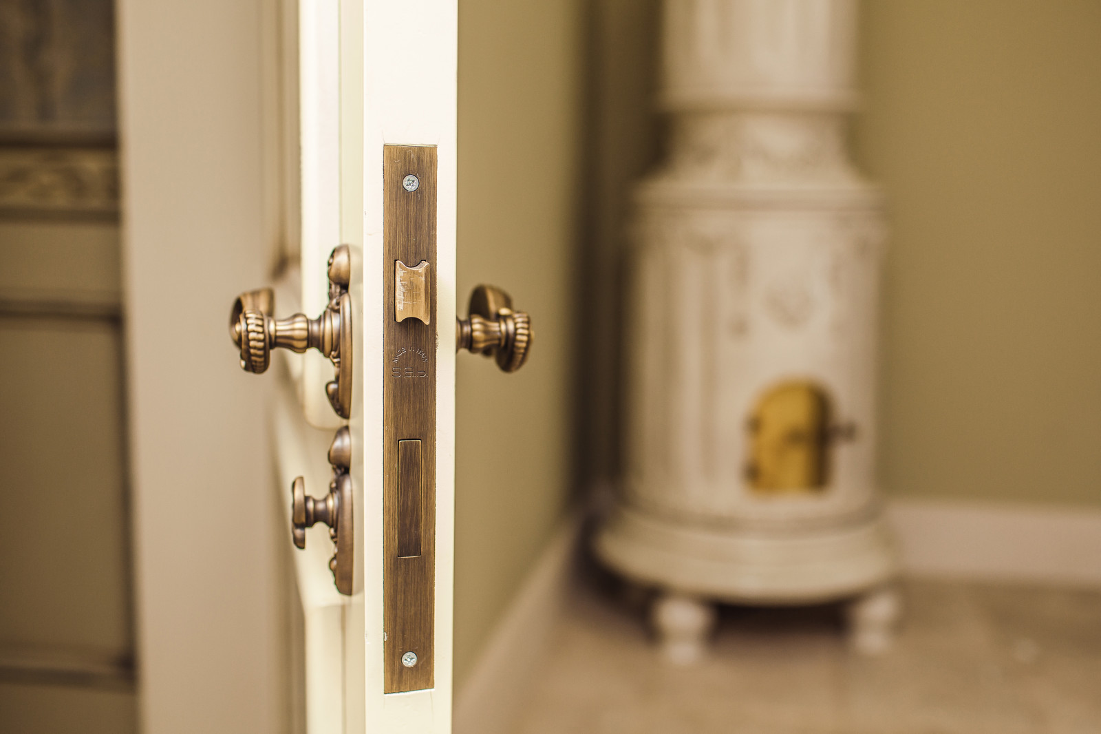 Есть вопрос: Какие межкомнатные двери лучше выбрать для квартиры