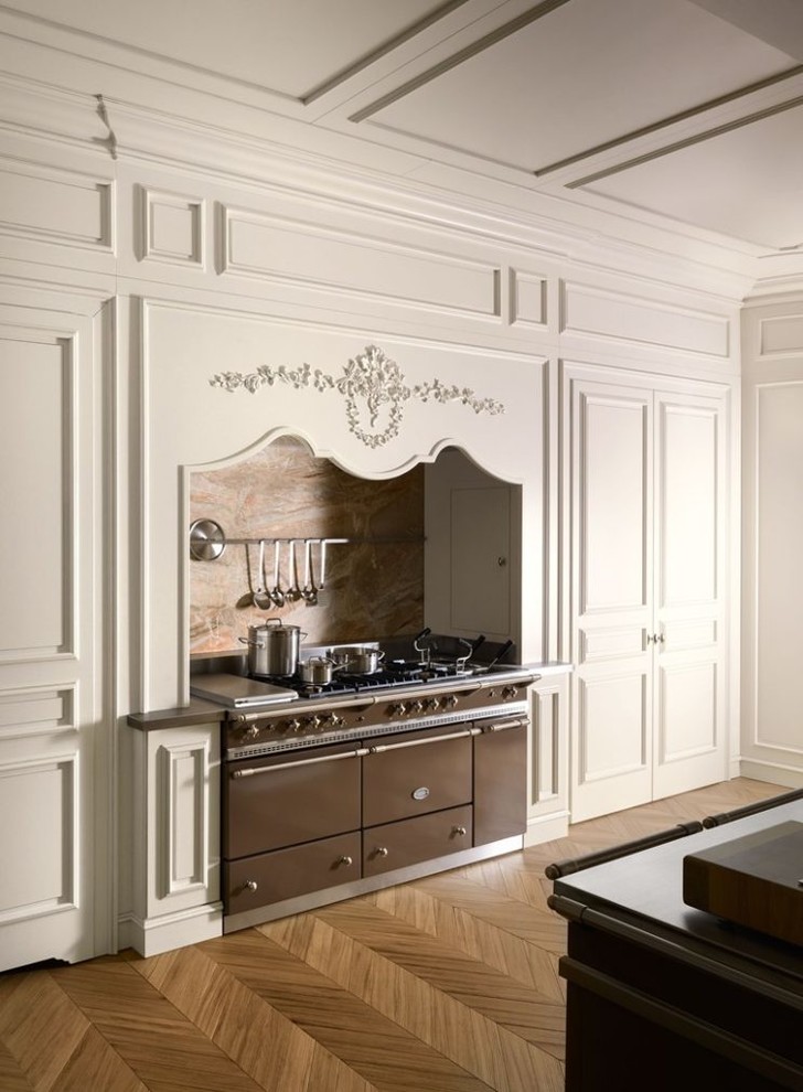 Кухни в салонах