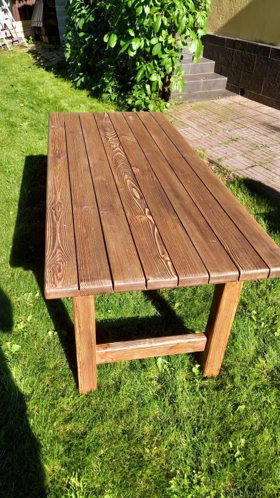 Стол на веранду