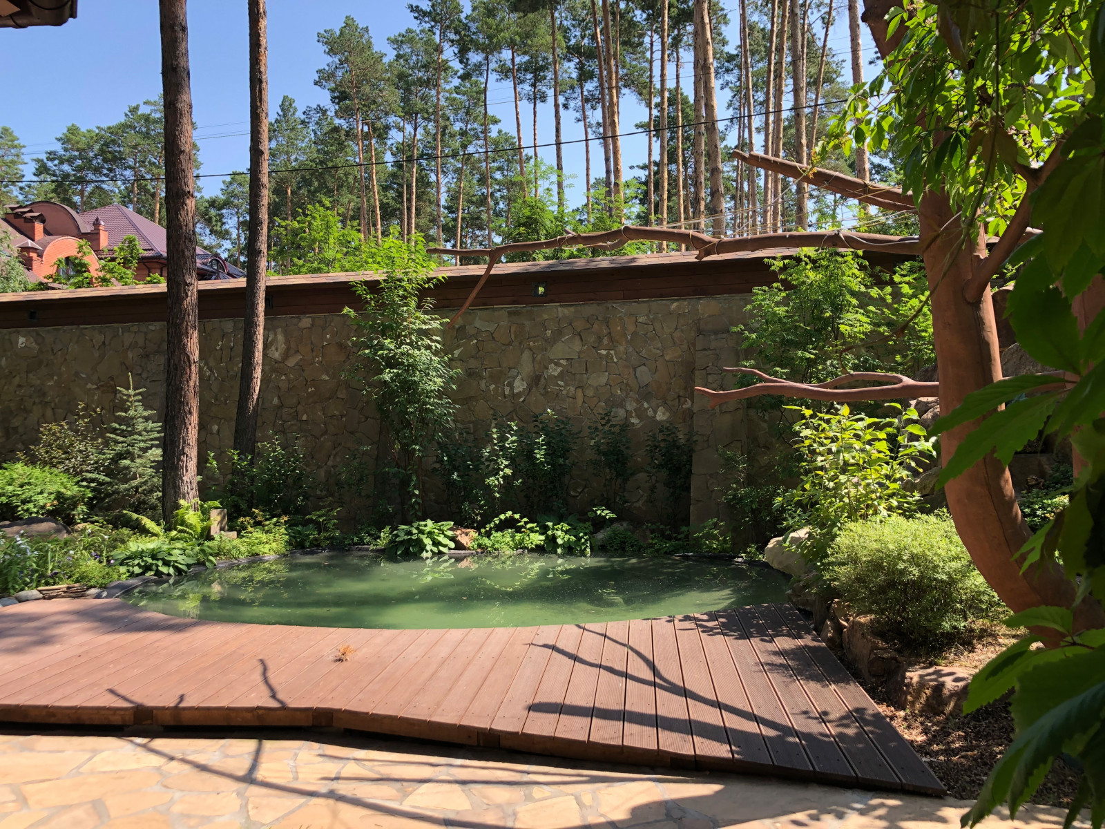 Просторный сад