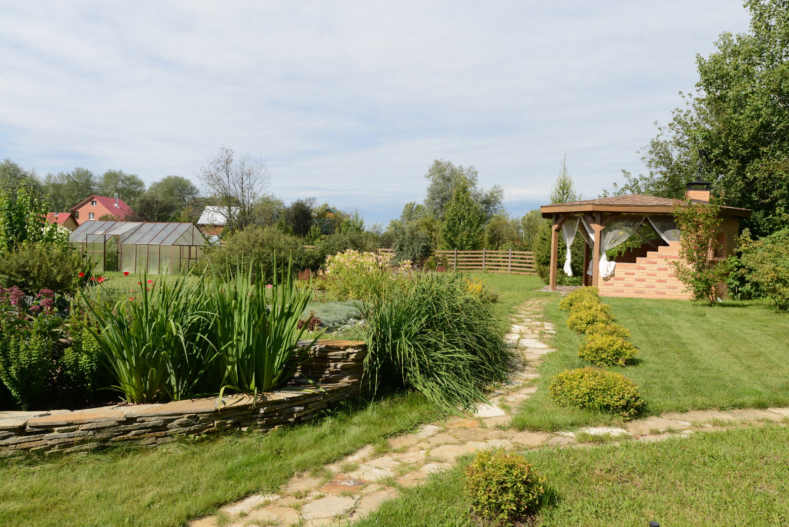 Живописный сад на 15-ти сотках