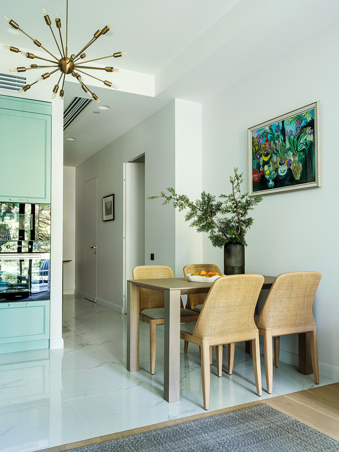 Двухкомнатные апартаменты в премиальном комплексе в Сочи