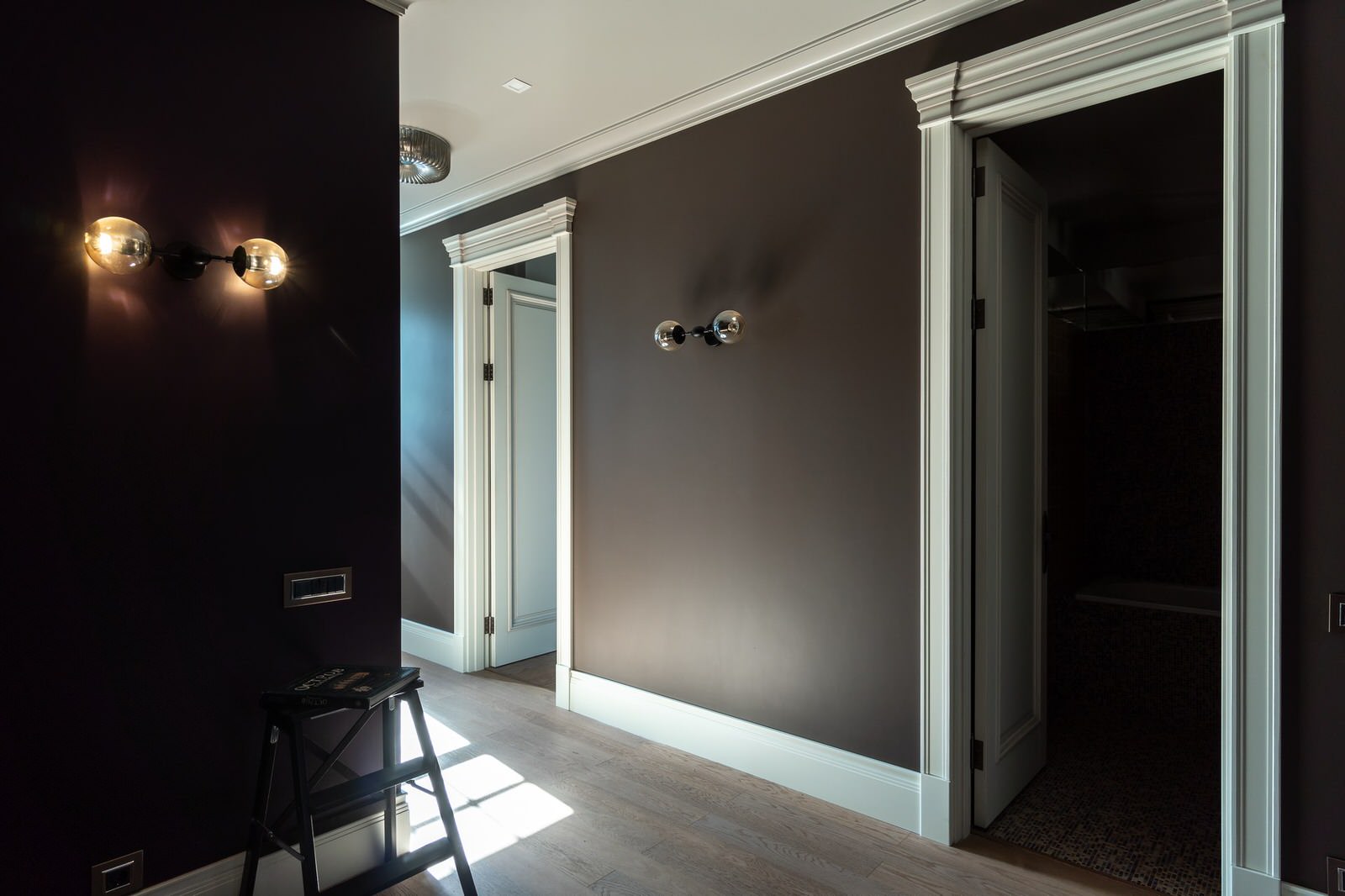 Дом для семьи в Куркино. Коридор на детском этаже.