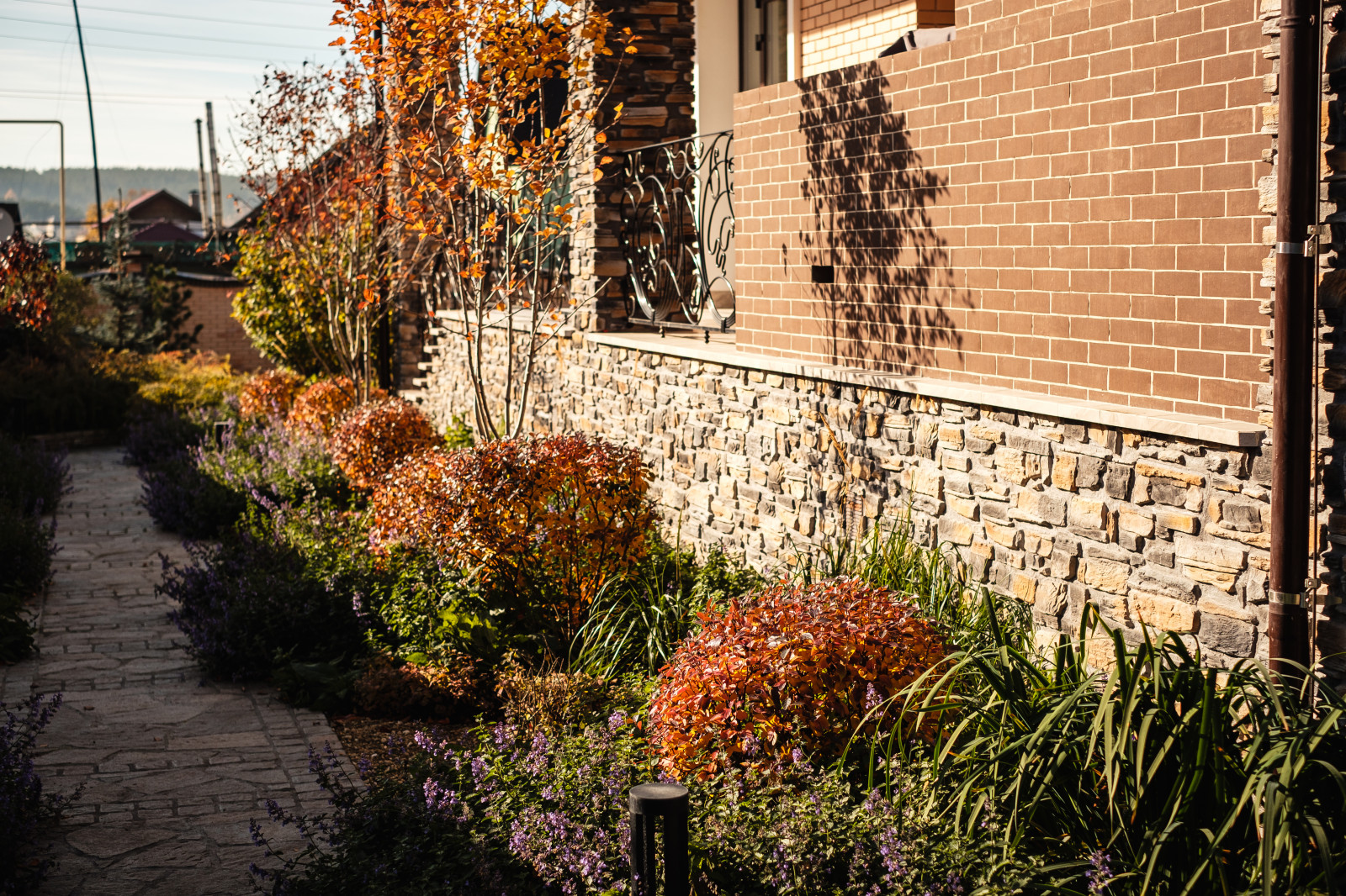 Сад с подпорными стенами