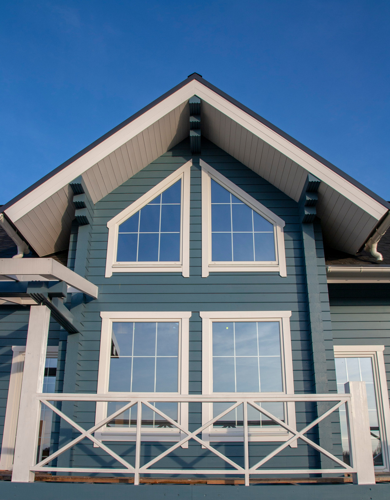 Небольшой дом из бруса в Кадницах