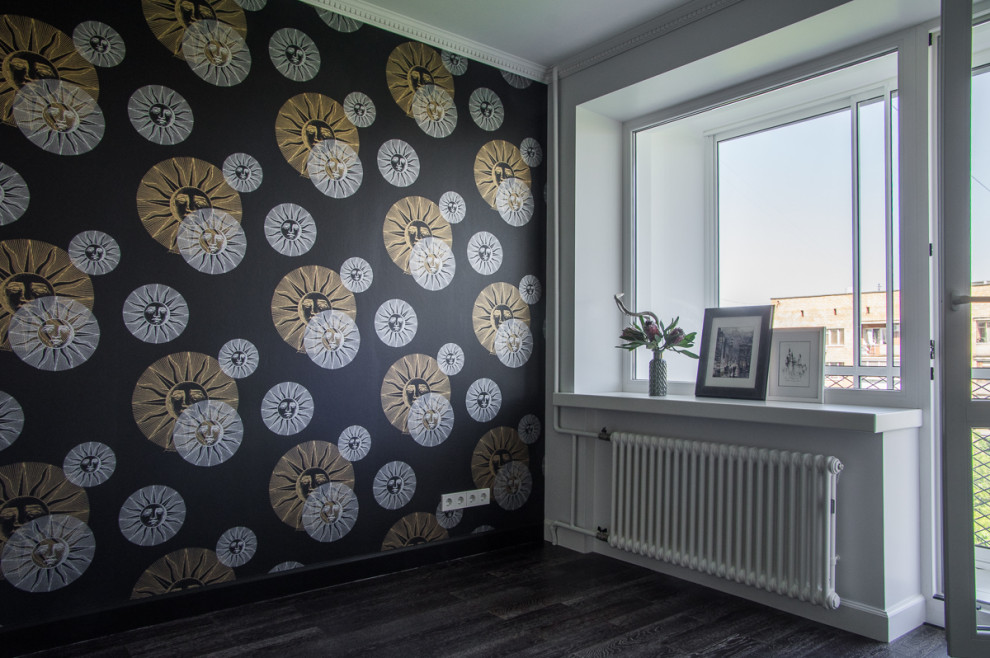 Черный, белый, золотой.