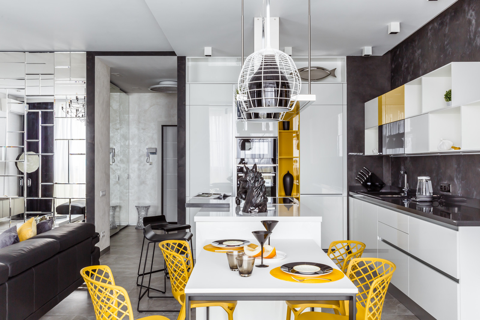 Фото кухни реализованного проекта квартиры ЖК "Адмирал".