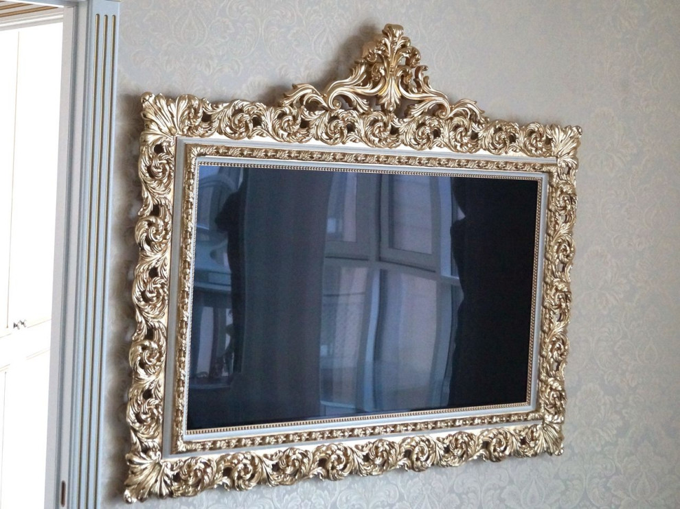 Телевизор в багете