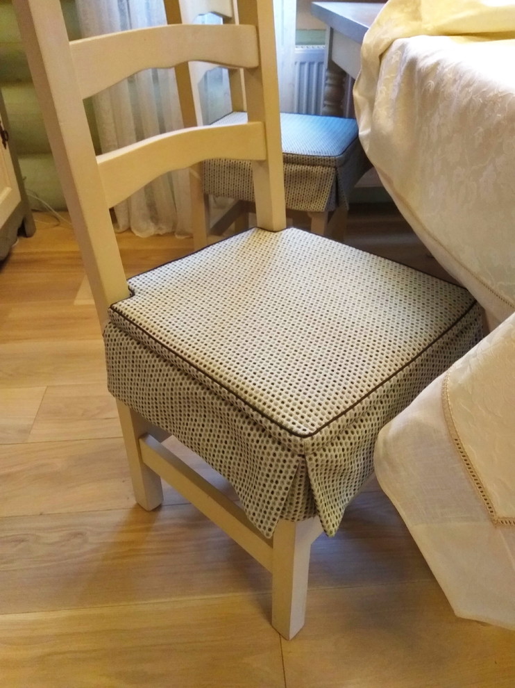 Бревенчатый дом-сказка на Варшавском шоссе