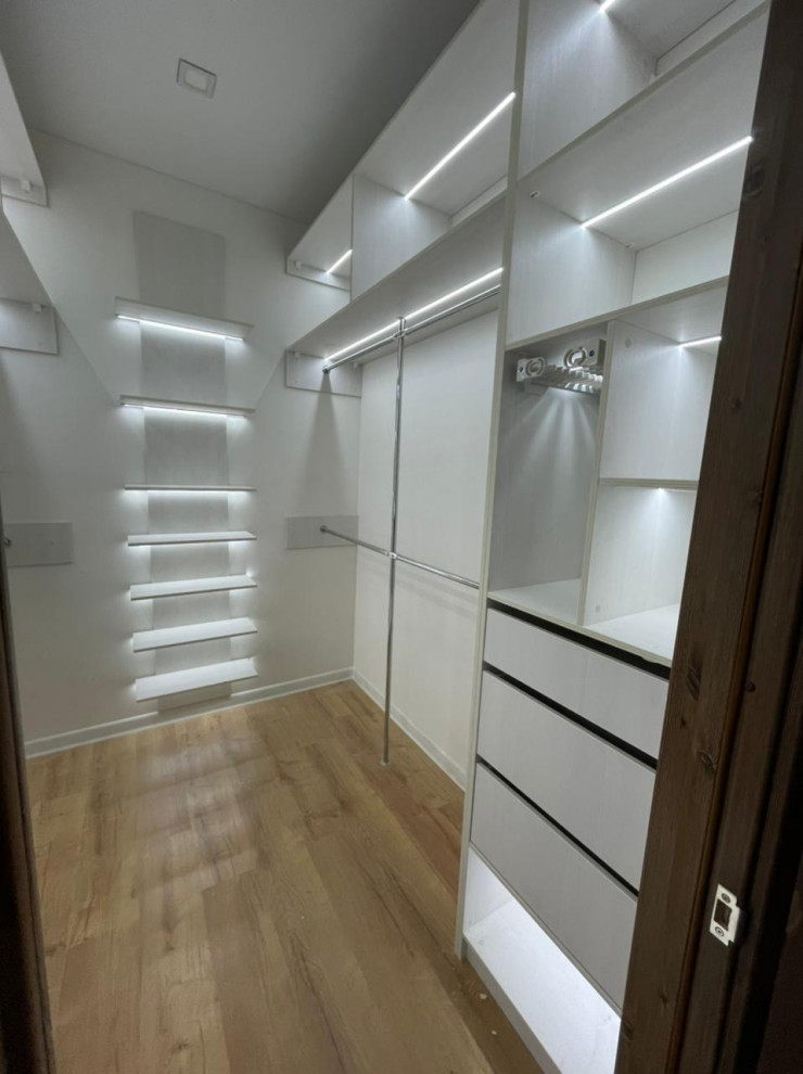 Гардеробная с подсветкой